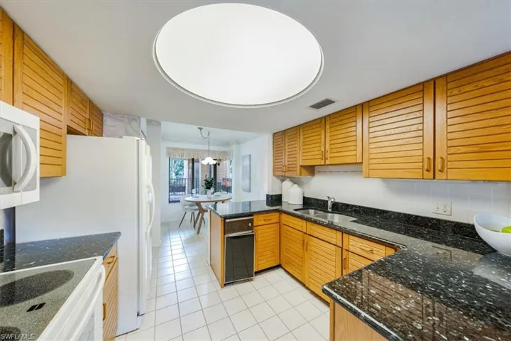6710  Pelican Bay  BLVD, Naples, FL 34108
