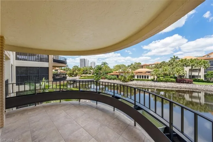6710  Pelican Bay  BLVD, Naples, FL 34108