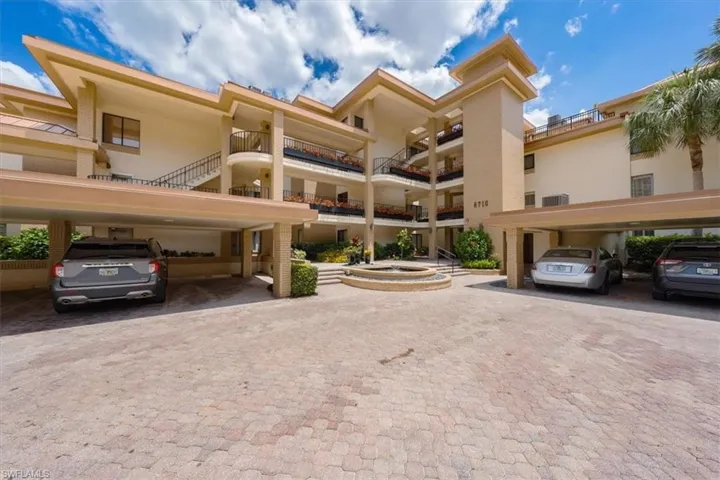 6710  Pelican Bay  BLVD, Naples, FL 34108