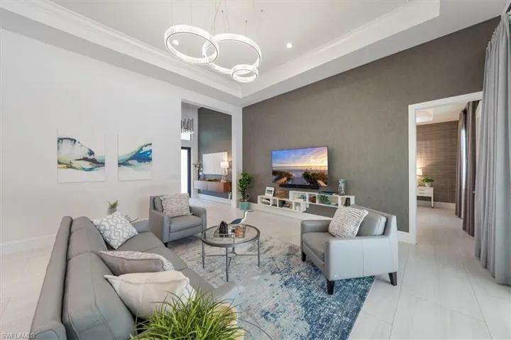Open Floor Plan & Tray Ceilings
