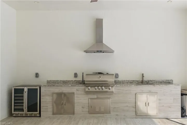 Outdoor Kitchen