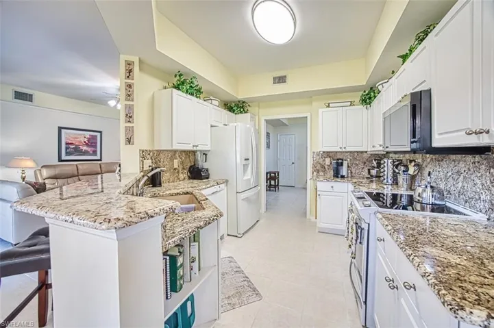 15110  Royal Windsor  LN, Fort Myers, FL 33919