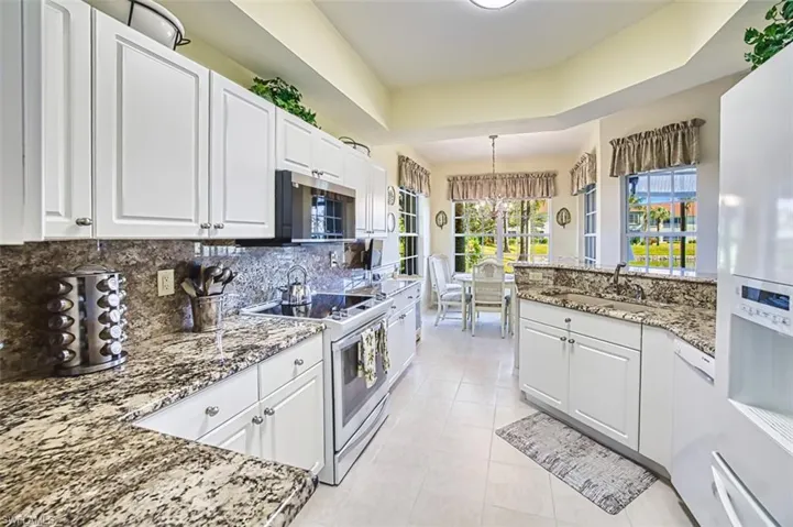 15110  Royal Windsor  LN, Fort Myers, FL 33919