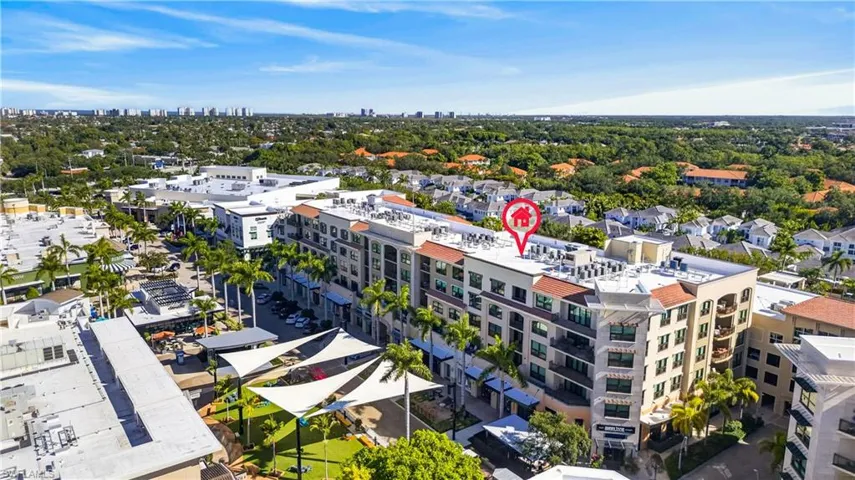 9115  Strada  PL, Naples, FL 34108