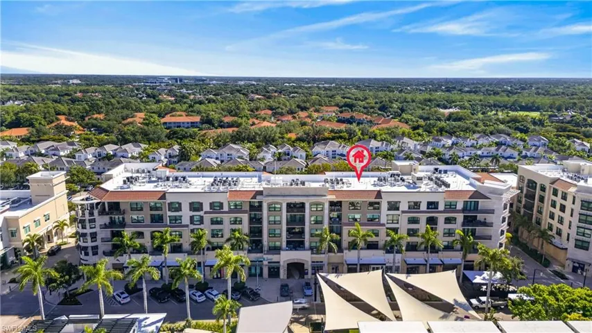 9115  Strada  PL, Naples, FL 34108