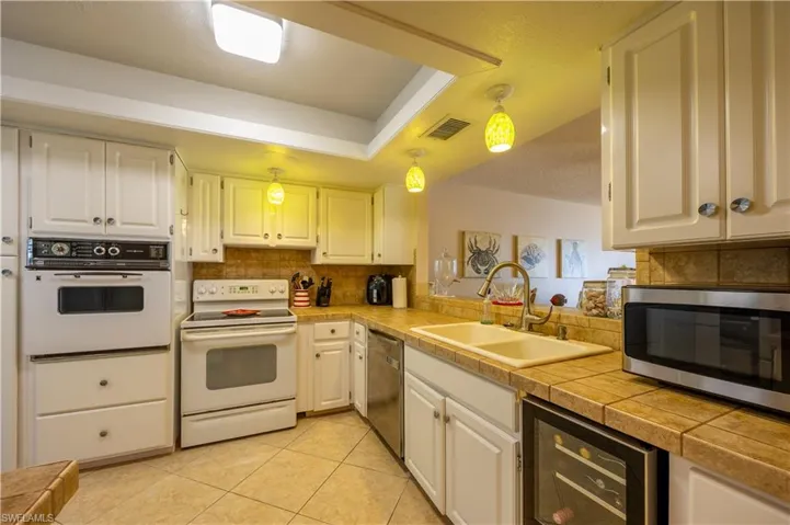 304 Tudor Dr 7, Cape Coral, Florida 33904