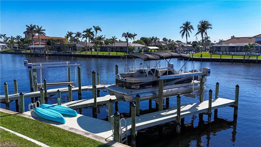304 Tudor Dr 7, Cape Coral, Florida 33904