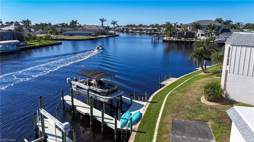 304 Tudor Dr 7, Cape Coral, Florida 33904