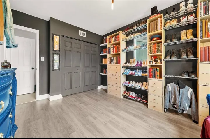 27237 Rio Vista Circle, Bonita Springs, Florida 34135