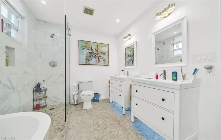 27237 Rio Vista Circle, Bonita Springs, Florida 34135