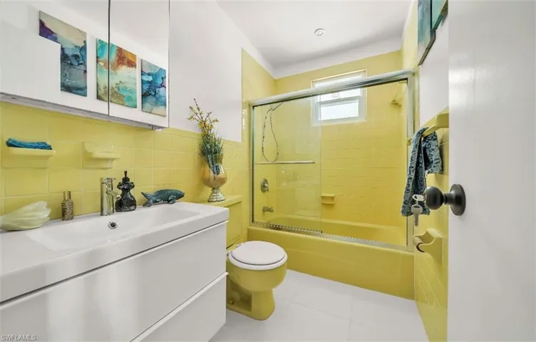 27237 Rio Vista Circle, Bonita Springs, Florida 34135