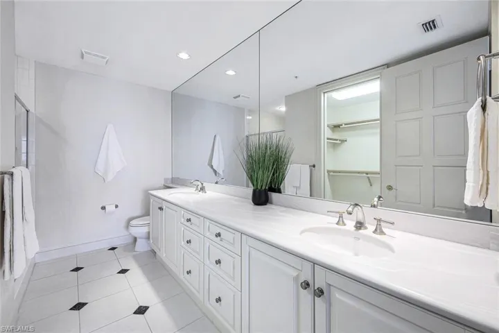 Guest Suite Bathroom