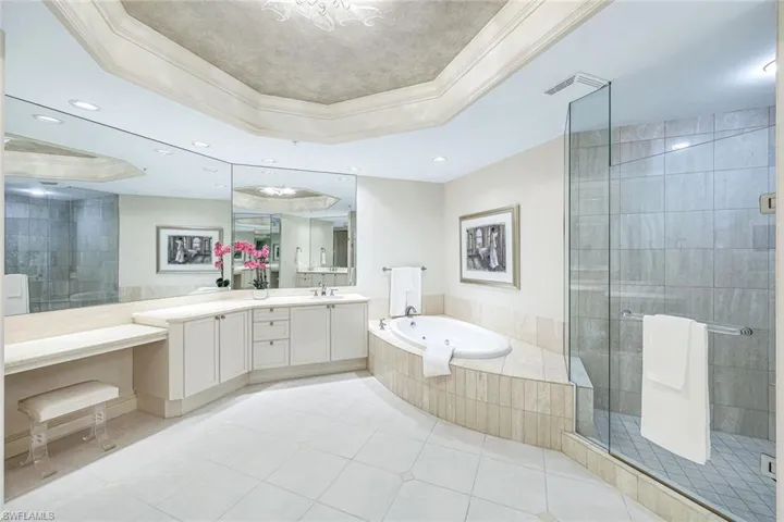 Master Suite Bathroom