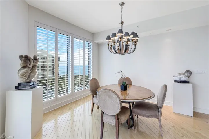 Dining Area off Kitchen & Family Room