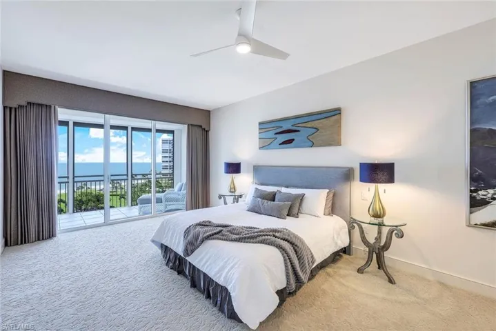 Spacious Master Bedroom Suite Facing the Gulf with Lanai