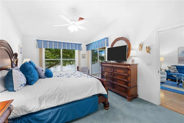 1048 Manor Lake Dr 203, Naples, Florida 34110