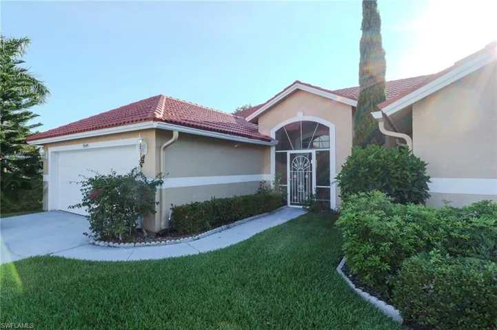 1945 Crown Pointe Blvd, Naples, Florida 34112