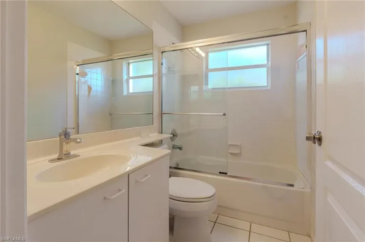 1945 Crown Pointe Blvd, Naples, Florida 34112