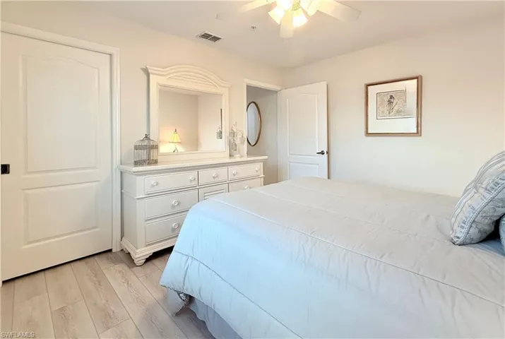 8380  Heritage Links  CT, Naples, FL 34112