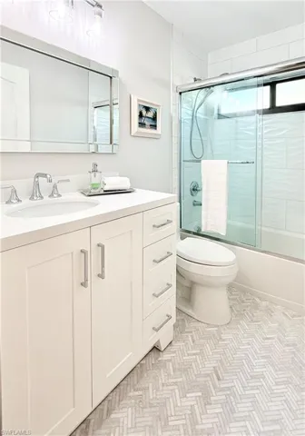 Totally Updated Bath With Custom Tile Work