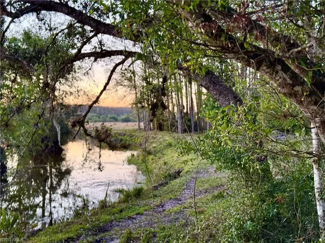 Secretariat Dr, Labelle, Florida 33935