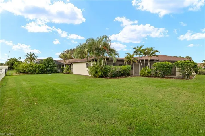 3824 Se 7th Ave, Cape Coral Fl 33904