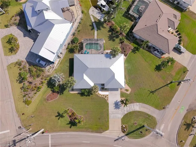 Birds eye view of property