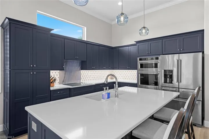 Large breakfast bar