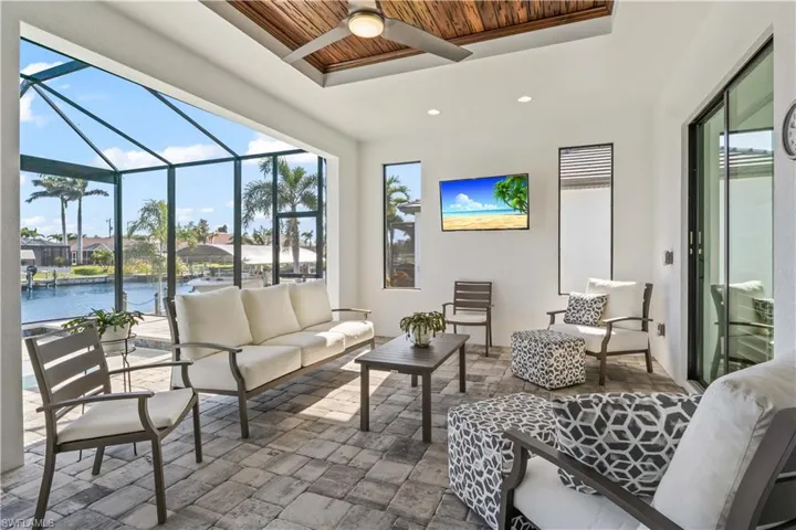 Outdoor sitting area off the primary suite!