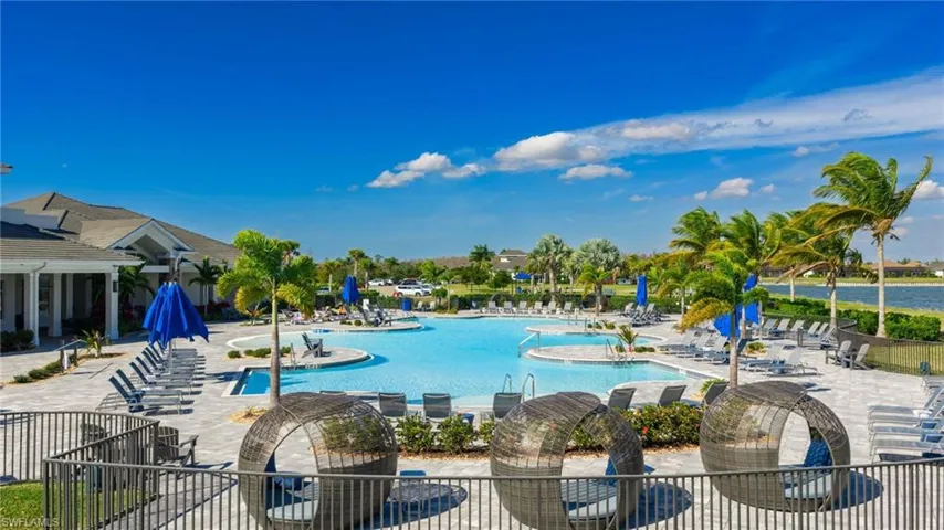 13556 Blue Bay Cir, Fort Myers, Florida 33913