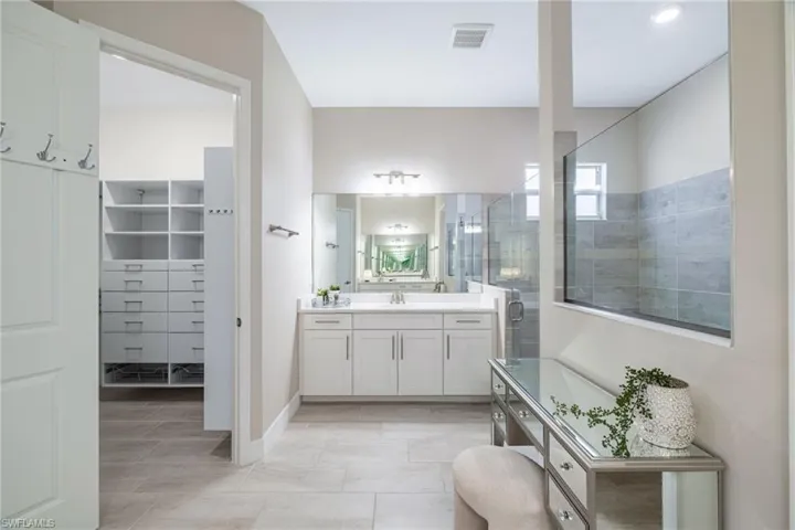 13556 Blue Bay Cir, Fort Myers, Florida 33913