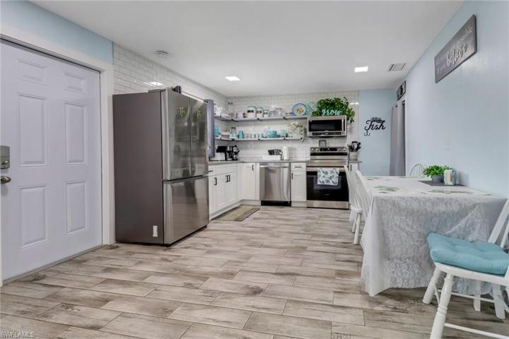 206  Cape Coral W PKWY, Cape Coral, FL 33914