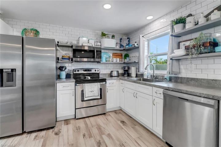 206  Cape Coral W PKWY, Cape Coral, FL 33914