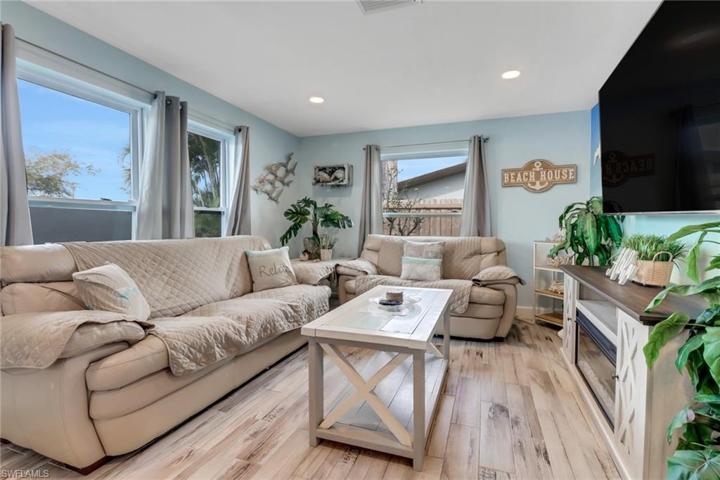 206  Cape Coral W PKWY, Cape Coral, FL 33914