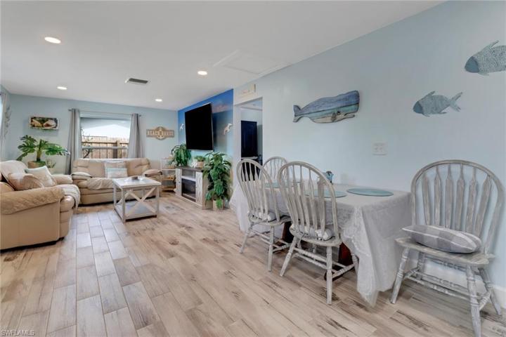 206  Cape Coral W PKWY, Cape Coral, FL 33914