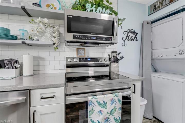 206  Cape Coral W PKWY, Cape Coral, FL 33914