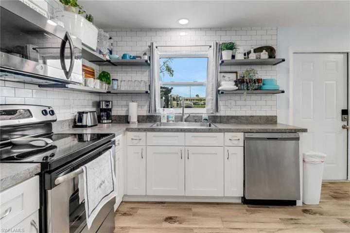 206  Cape Coral W PKWY, Cape Coral, FL 33914