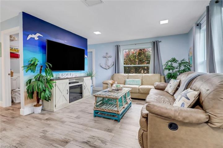 206  Cape Coral W PKWY, Cape Coral, FL 33914
