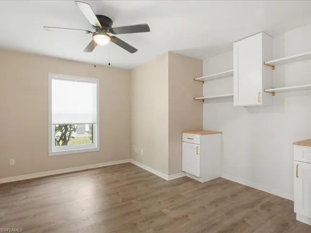 3rd bedroom can double as an office