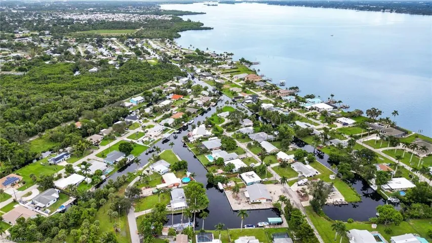 1152  Harbor  DR, North Fort Myers, FL 33917