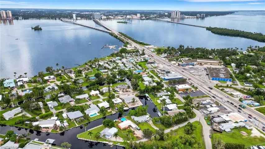 1152  Harbor  DR, North Fort Myers, FL 33917