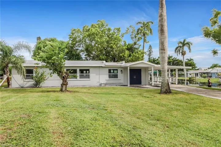 1152  Harbor  DR, North Fort Myers, FL 33917