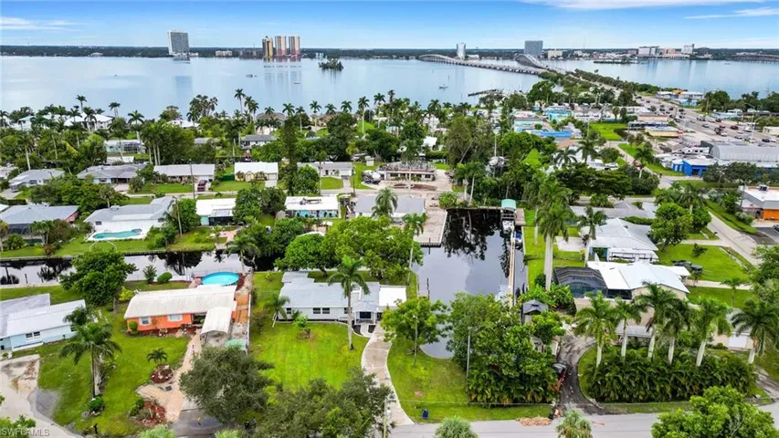 1152  Harbor  DR, North Fort Myers, FL 33917