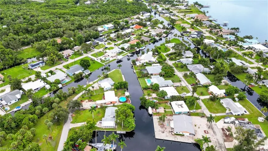 1152  Harbor  DR, North Fort Myers, FL 33917