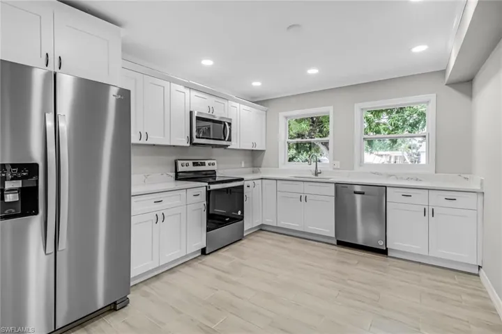 1152  Harbor  DR, North Fort Myers, FL 33917