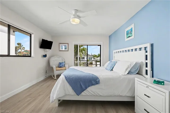 Split Bedrooms!