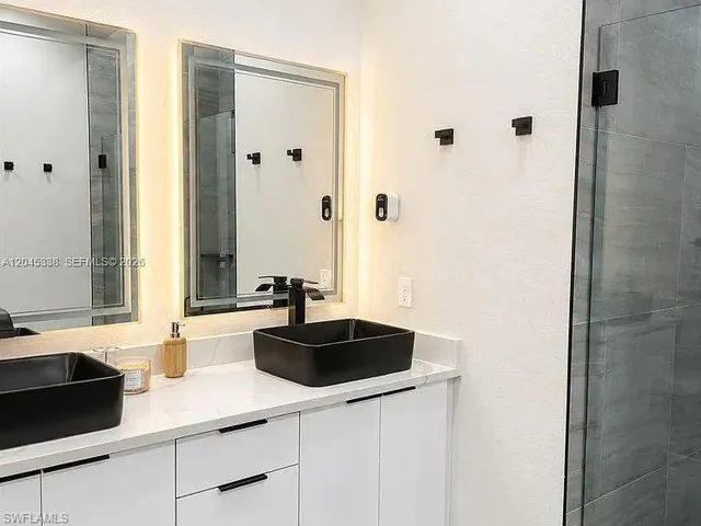 1600 Sw 1st St, Cape Coral, Florida 33991