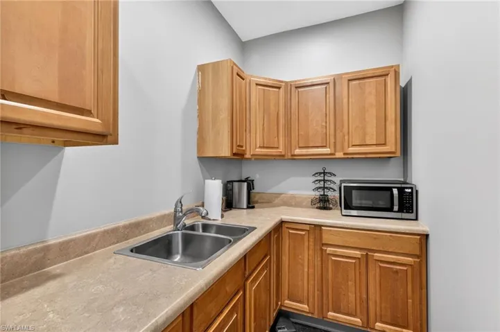 3640 Pine Island Rd, Cape Coral, Florida 33991