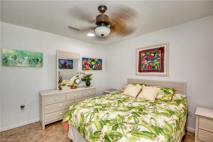 Guest bedroom
