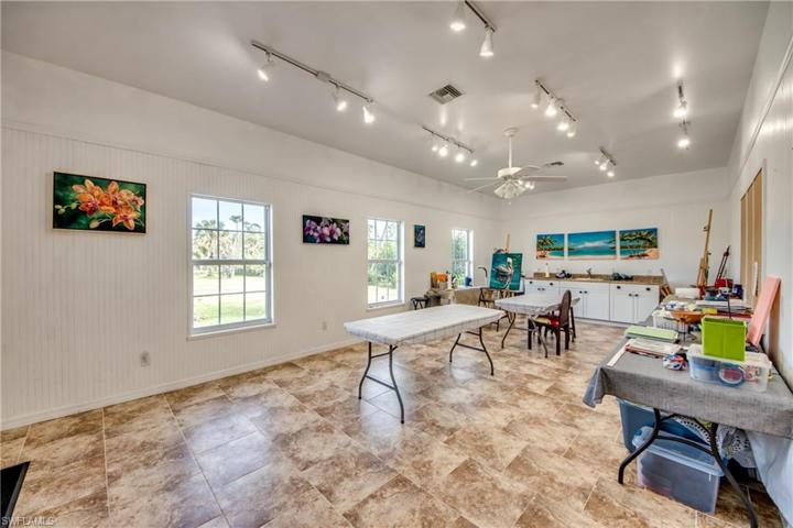 Art studio with 1200 sq.ft. that could be guest quarters